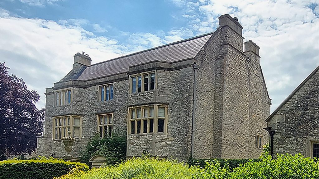 Exterior photo of Manor House near Bath